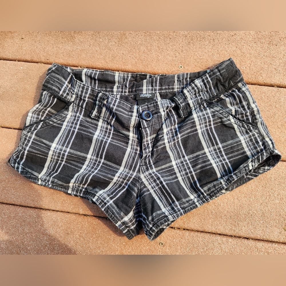 Vanity Plaid Cotton Shorts Jrs 1 x 2" inseam